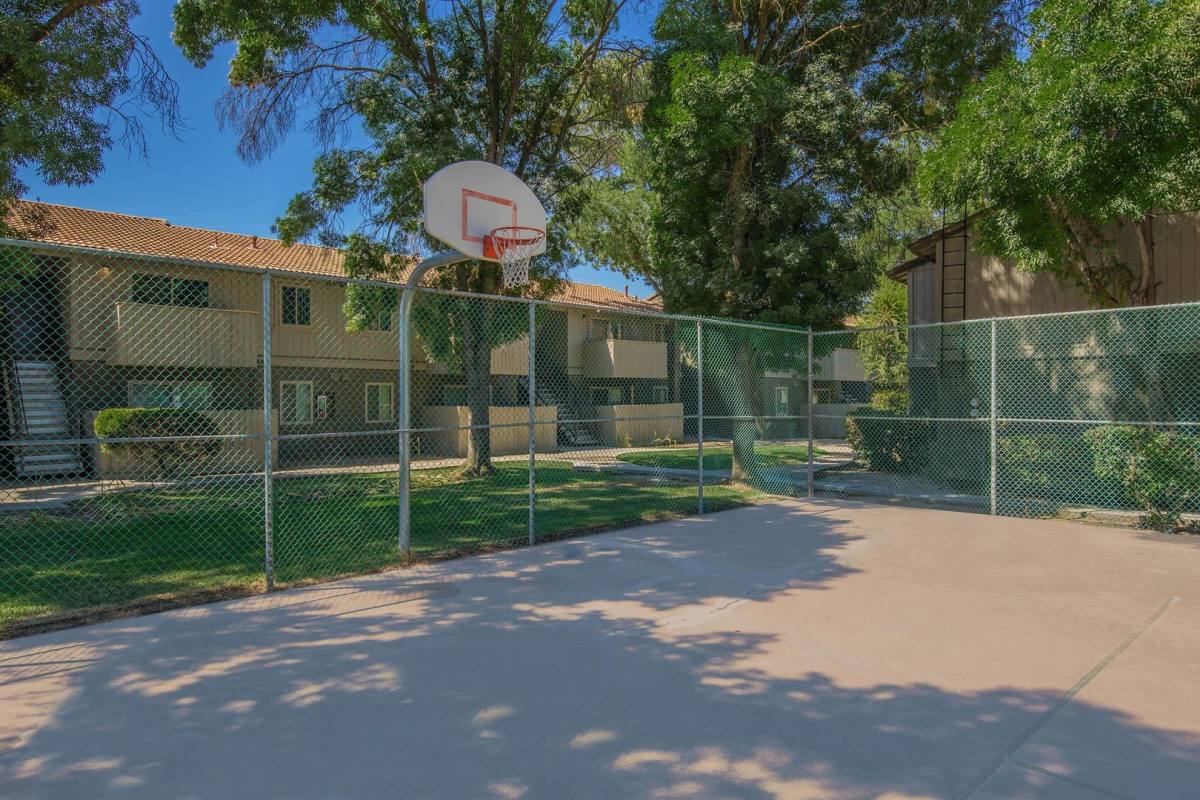 Apartment for rent at 1071 Goleta Way, Hanford, CA 93230