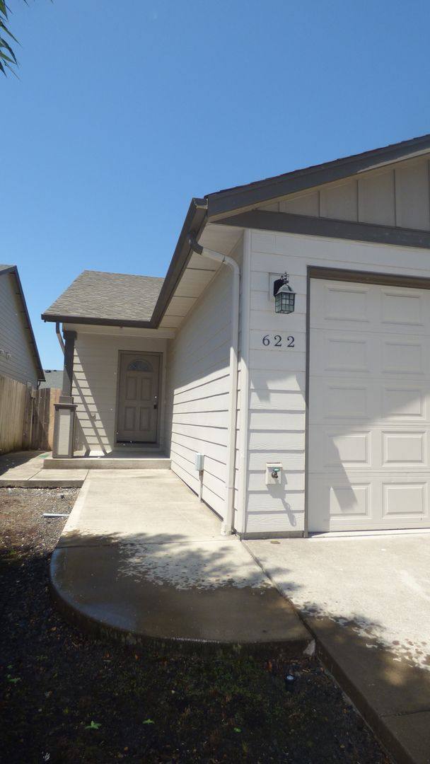 Apartment for rent at 620-622 Ecols St S, Monmouth, OR 97361