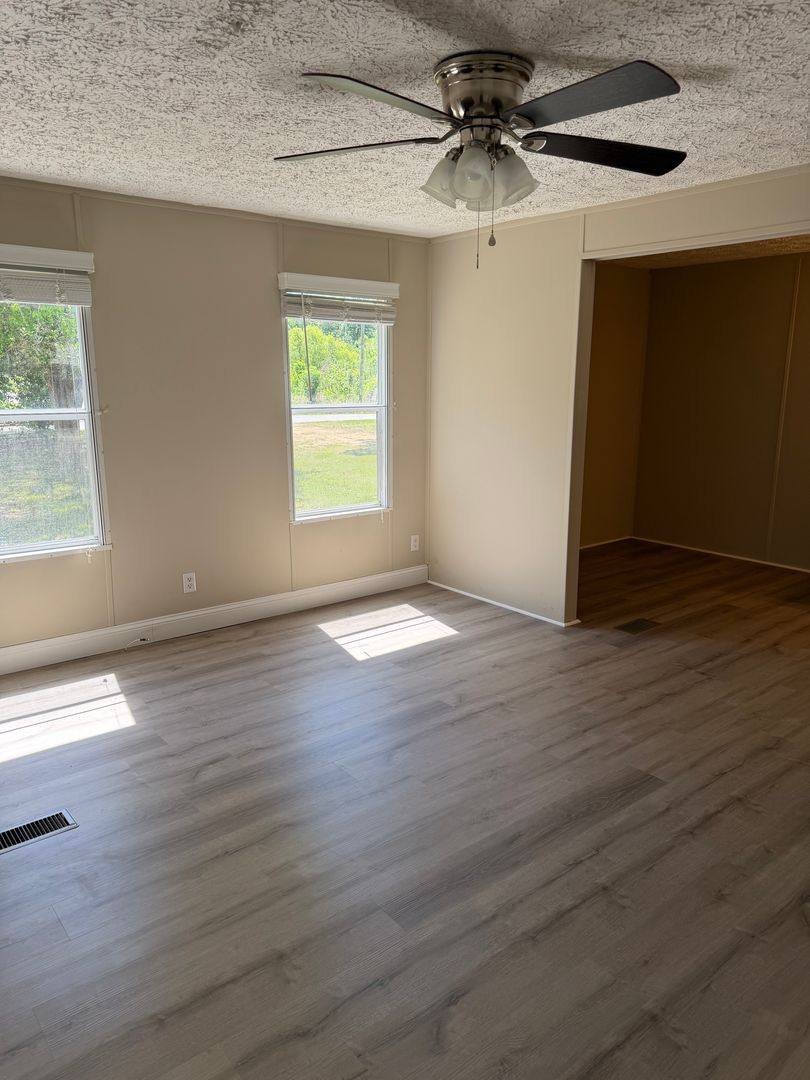 House for rent at 1013 7th Ave #2, Galivants Ferry, SC 29544