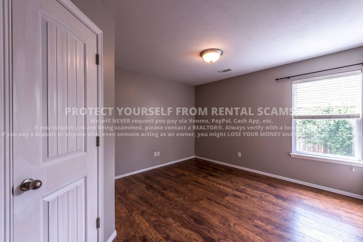 House for rent at 1137 S Holland Dr, Fayetteville, AR 72704