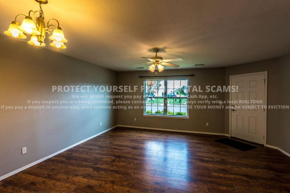 House for rent at 1137 S Holland Dr, Fayetteville, AR 72704