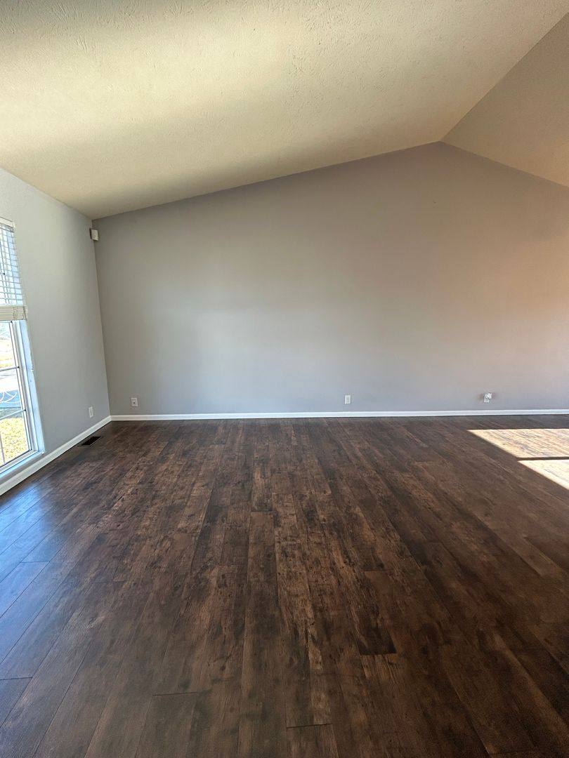 House for rent at 817 Lake Vista Dr, Papillion, NE 68046