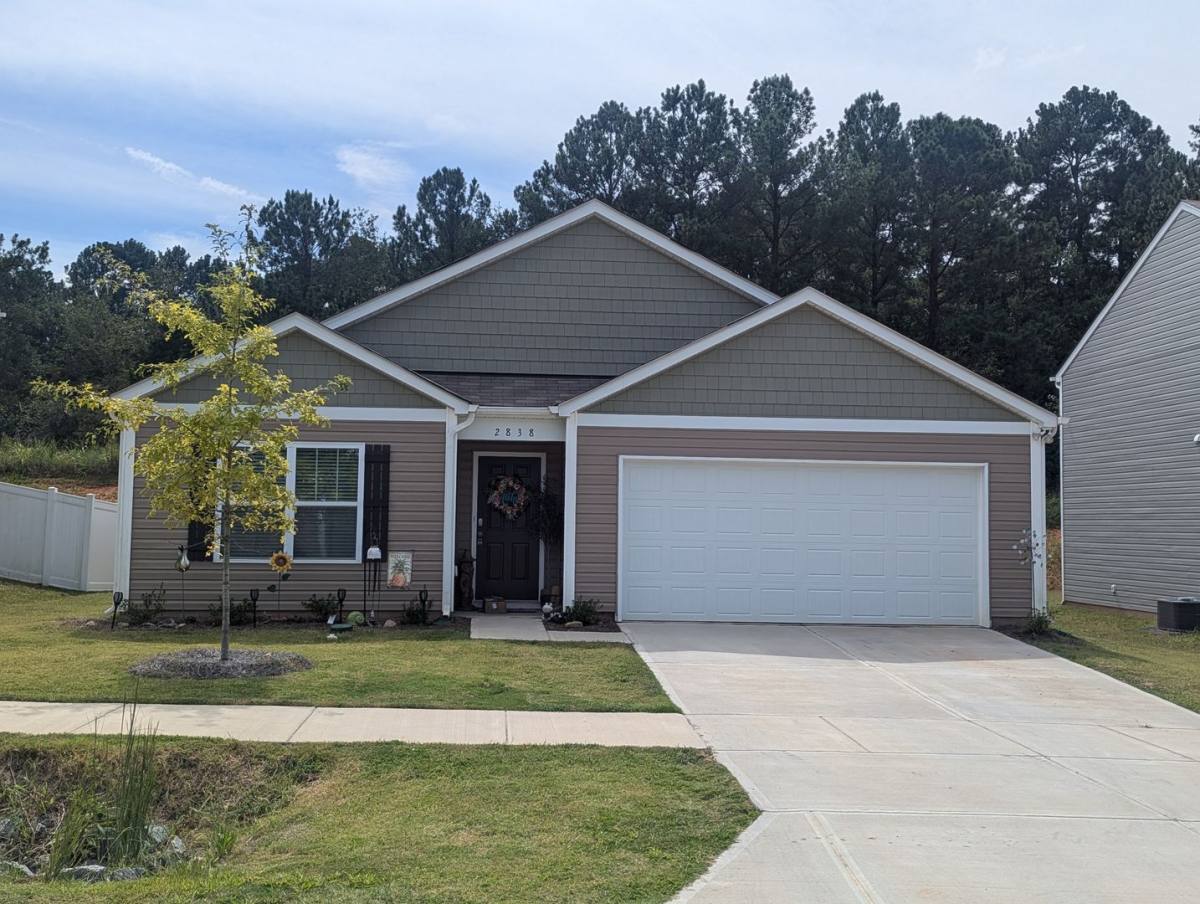 House for rent at 2838 Sherrill's Stream Dr, Sherrills Ford, NC 28673