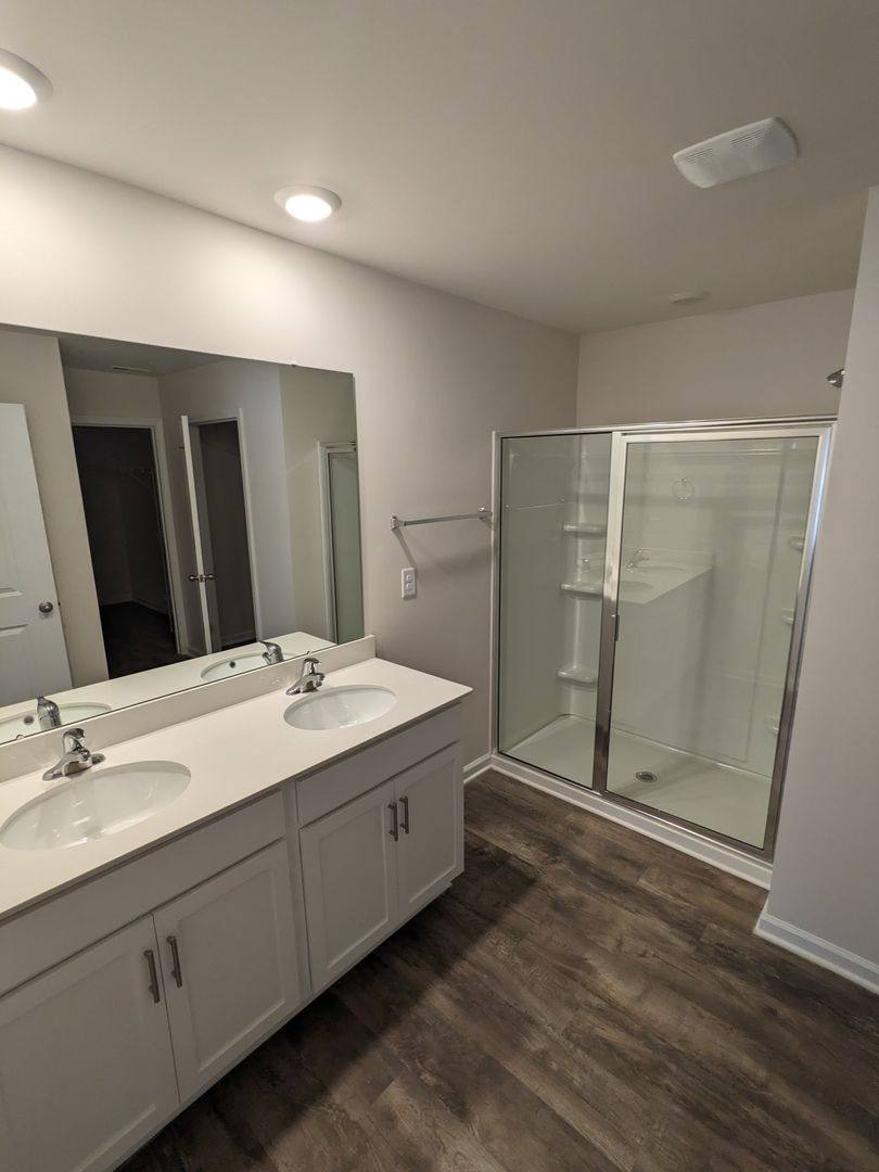 House for rent at 2838 Sherrill's Stream Dr, Sherrills Ford, NC 28673