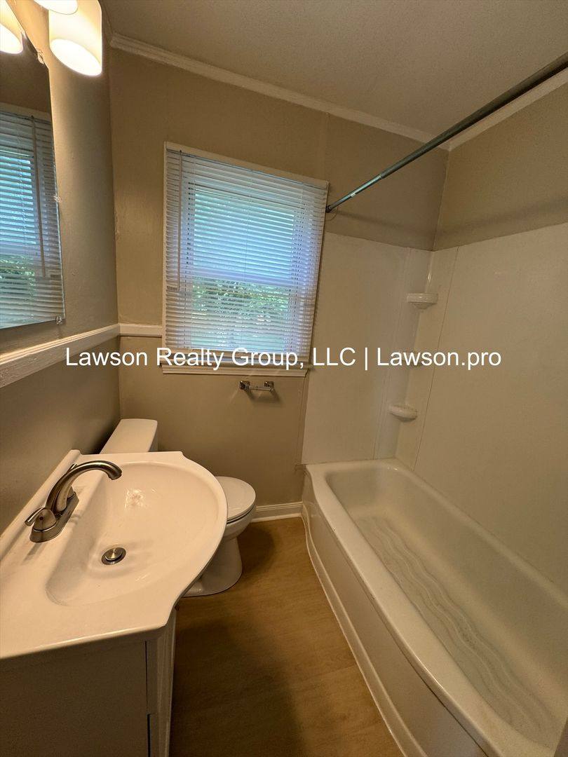 House for rent at 1741 Pexton Ave, Salem, VA 24153