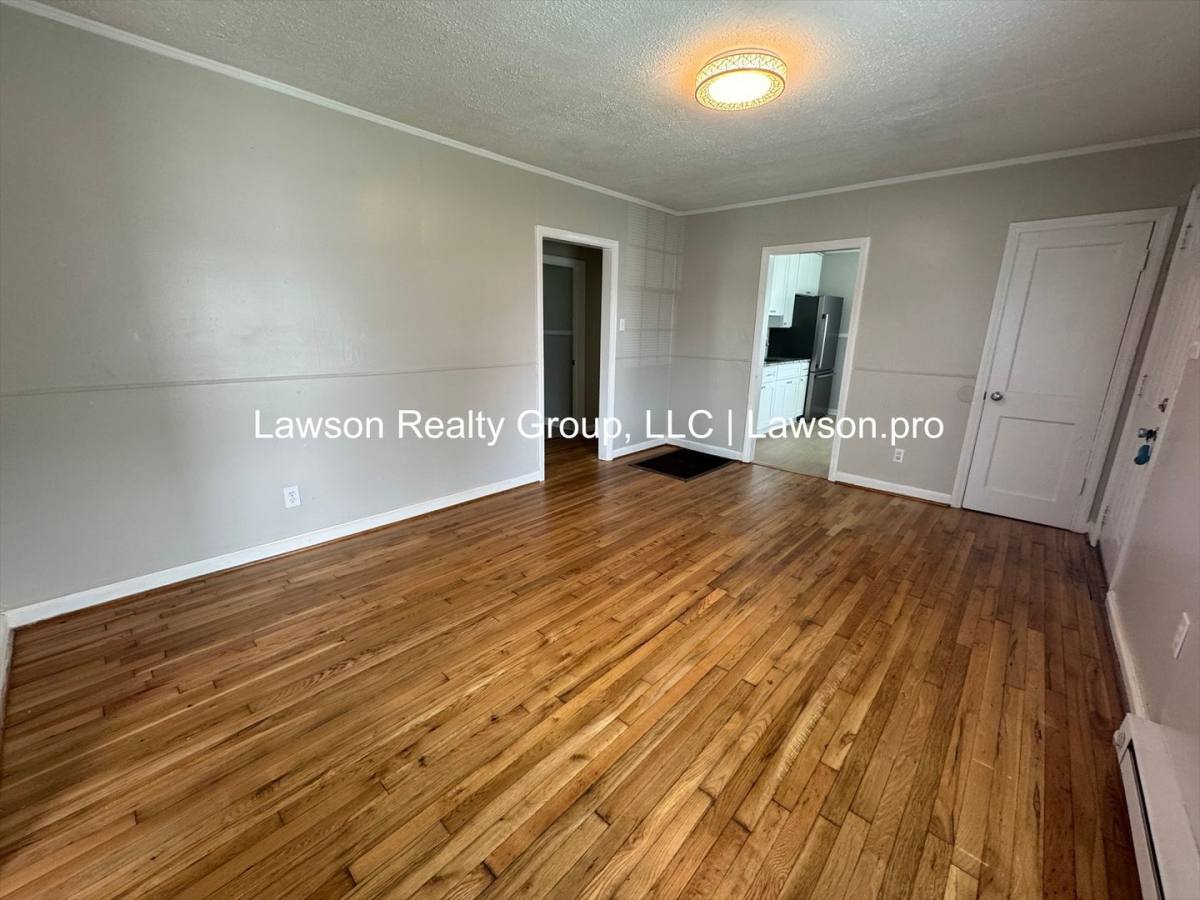 House for rent at 1741 Pexton Ave, Salem, VA 24153