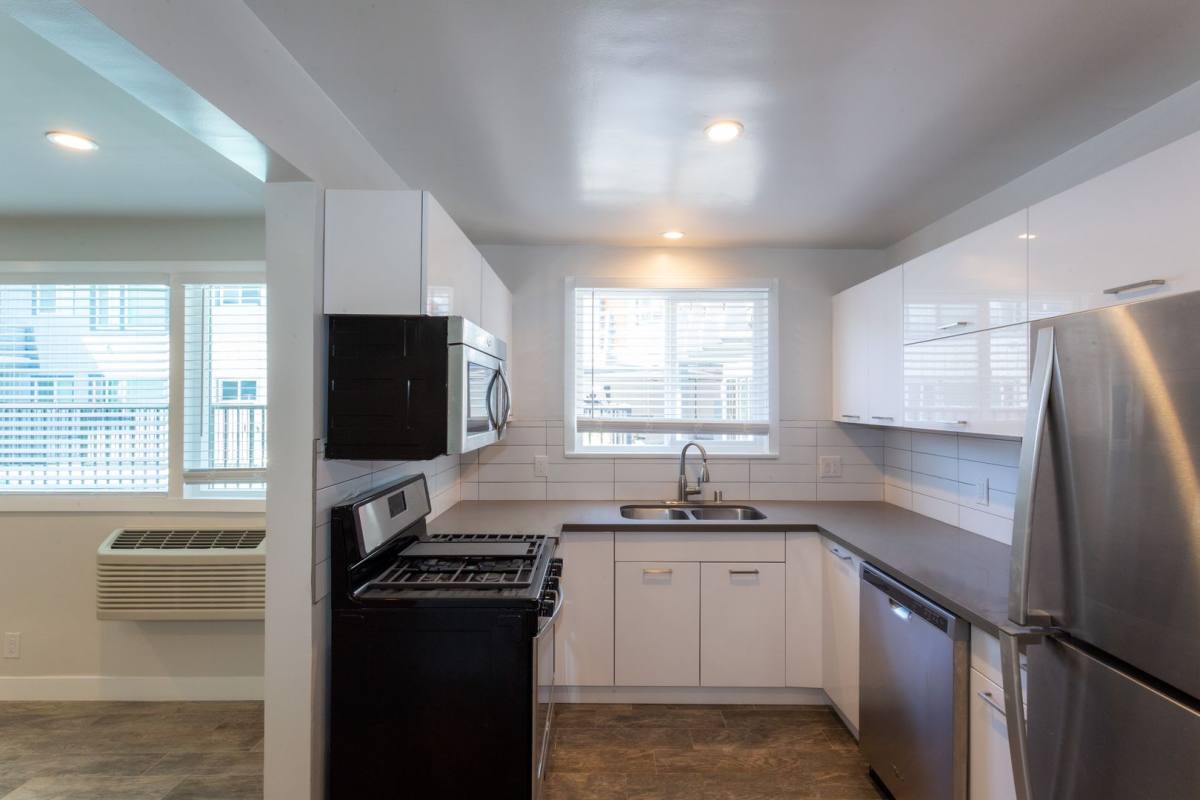 Apartment for rent at 7200 Hollywood Blvd, Los Angeles, CA 90046