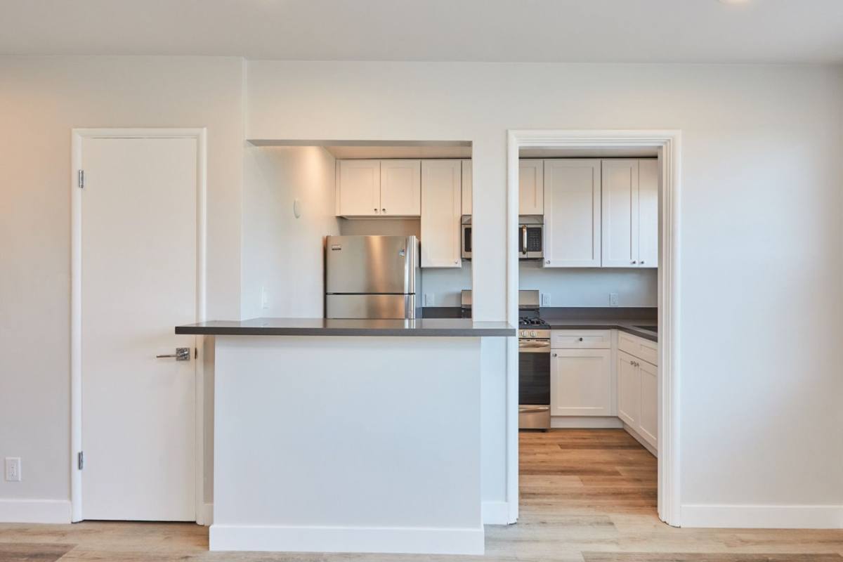 Apartment for rent at 7200 Hollywood Blvd, Los Angeles, CA 90046