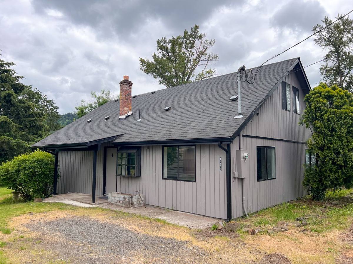 House for rent at 1055 River St, Lebanon, OR 97355