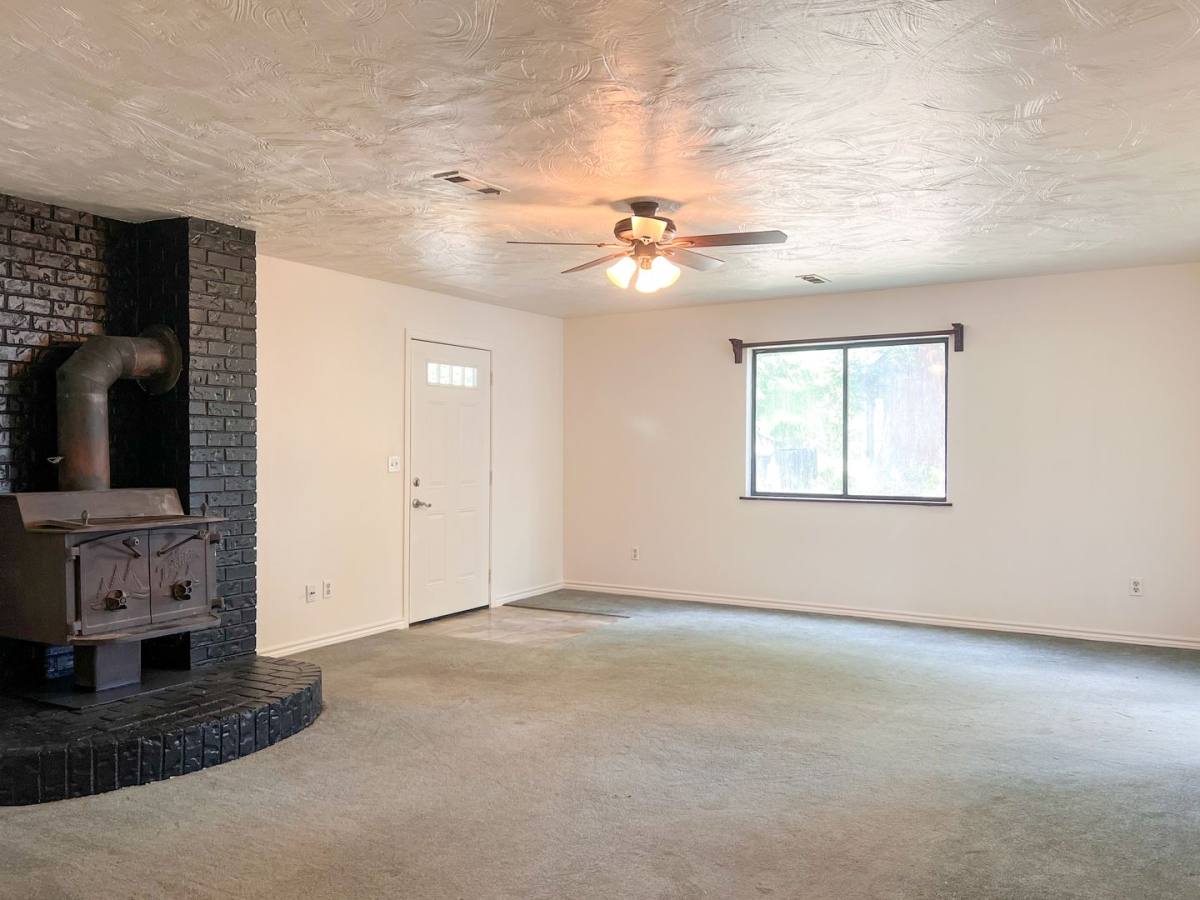 House for rent at 1055 River St, Lebanon, OR 97355