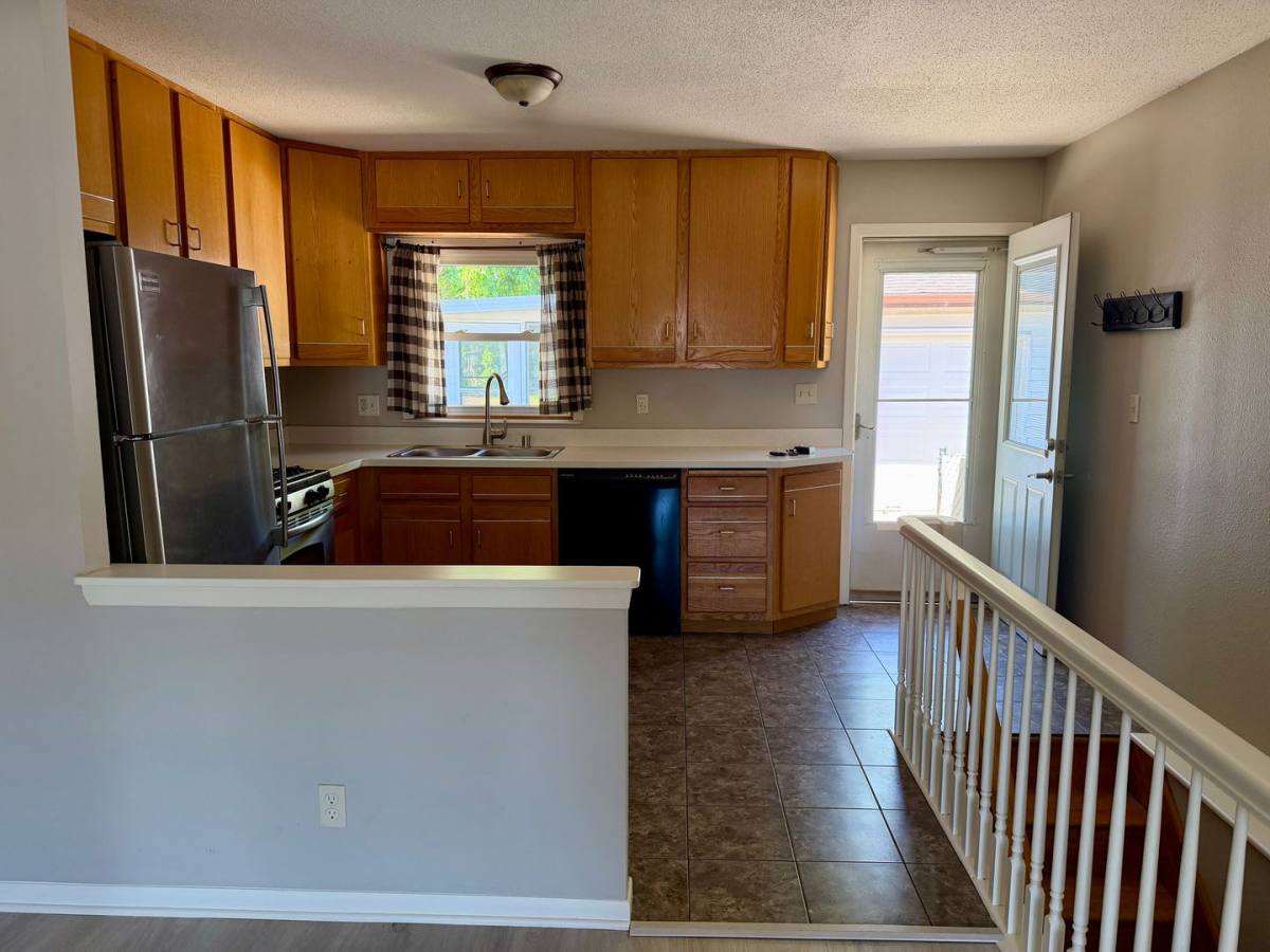 Apartment for rent at 625-627 Sand Lake Rd, Onalaska, WI 54650