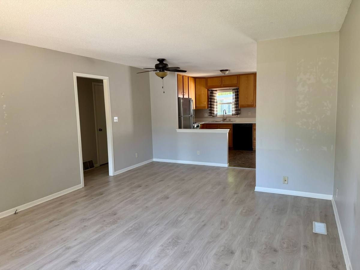 Apartment for rent at 625-627 Sand Lake Rd, Onalaska, WI 54650