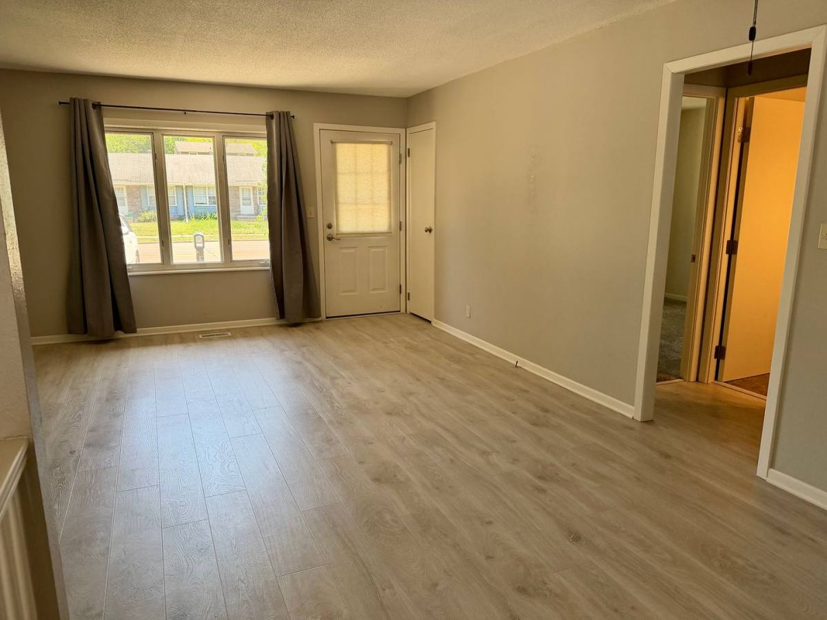 Apartment for rent at 625-627 Sand Lake Rd, Onalaska, WI 54650