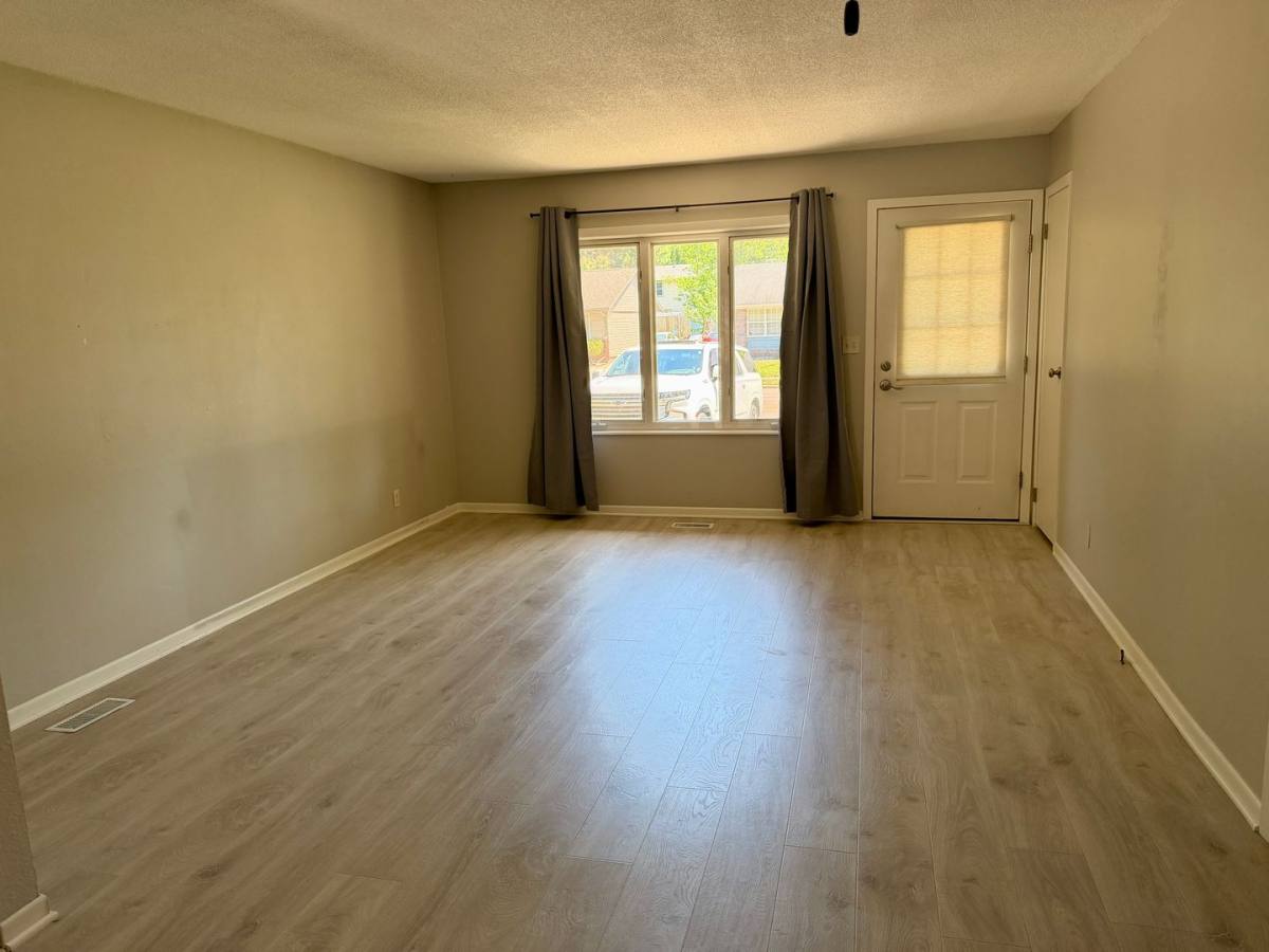 Apartment for rent at 625-627 Sand Lake Rd, Onalaska, WI 54650