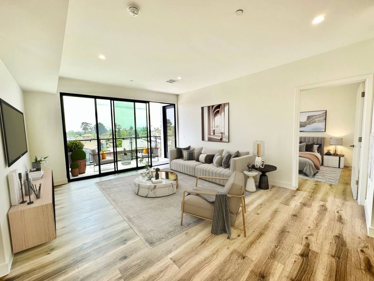 Apartment for rent at 4320 Inglewood, Los Angeles, CA 90066