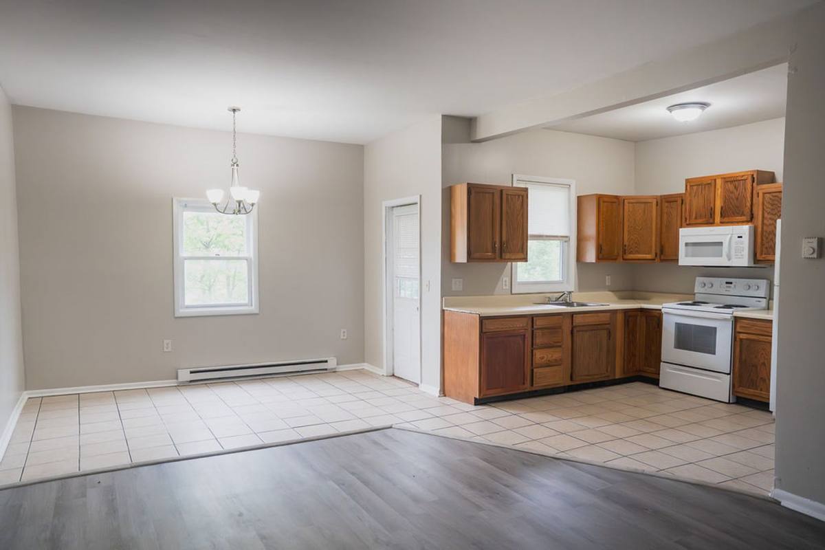 Apartment for rent at 137-139 Main St, Slatington, PA 18080