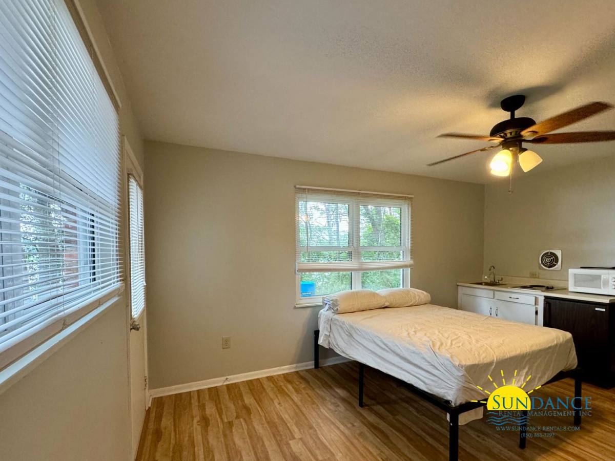 House for rent at 7 Longwood Dr, Shalimar, FL 32579
