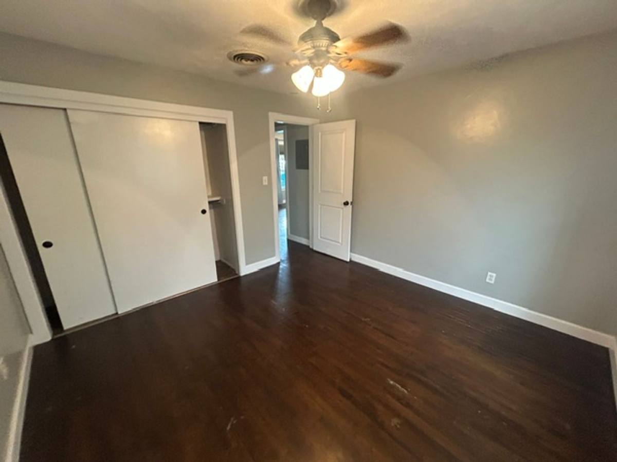 Apartment for rent at 1500, 1502 W School St, Visalia, CA 93291