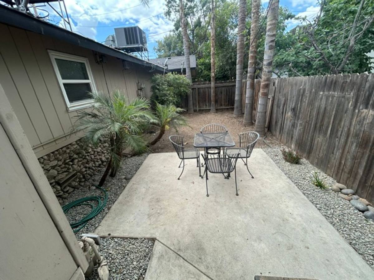 Apartment for rent at 1500, 1502 W School St, Visalia, CA 93291