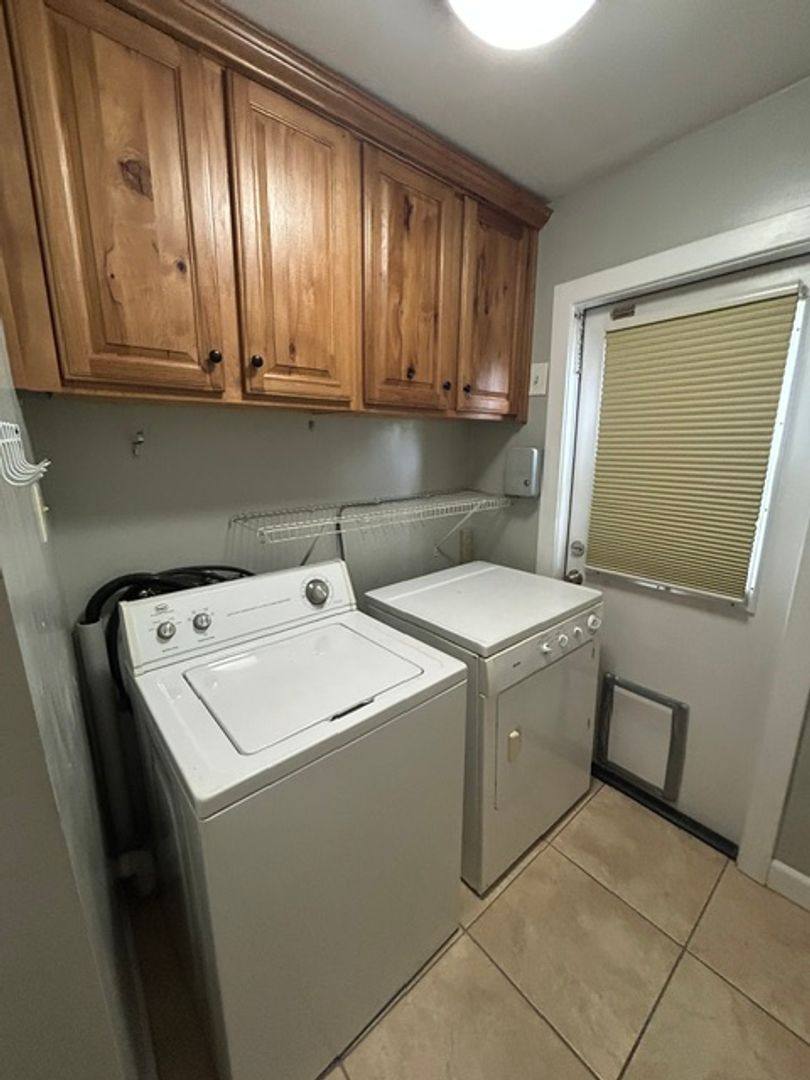 Apartment for rent at 1500, 1502 W School St, Visalia, CA 93291