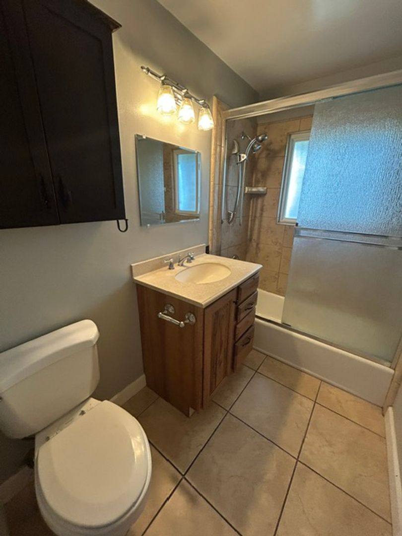 Apartment for rent at 1500, 1502 W School St, Visalia, CA 93291