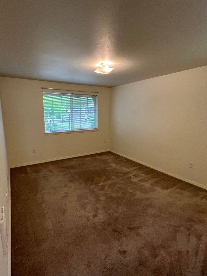 Apartment for rent at 3695 D St NE, Salem, OR 97301