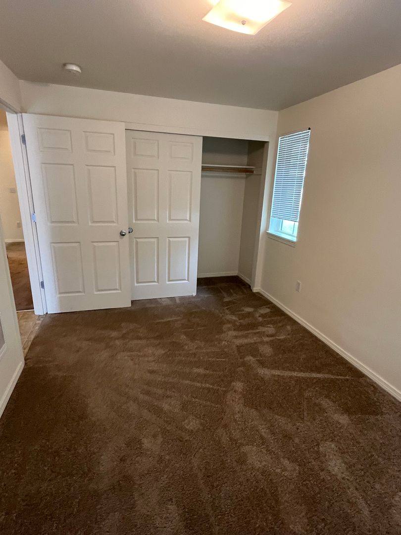 Apartment for rent at 3695 D St NE, Salem, OR 97301