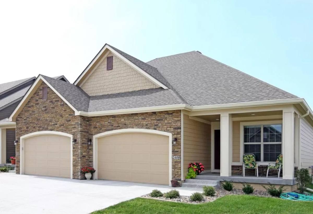 Townhouse for rent at 2300-2436 SE Taylor Court, Waukee, IA 50263