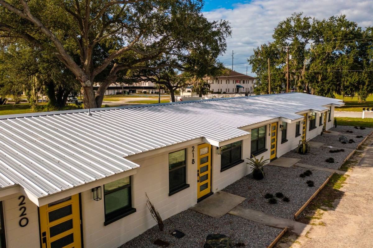 Apartment for rent at 212 - 220 Ave, Winter Haven, FL 33880