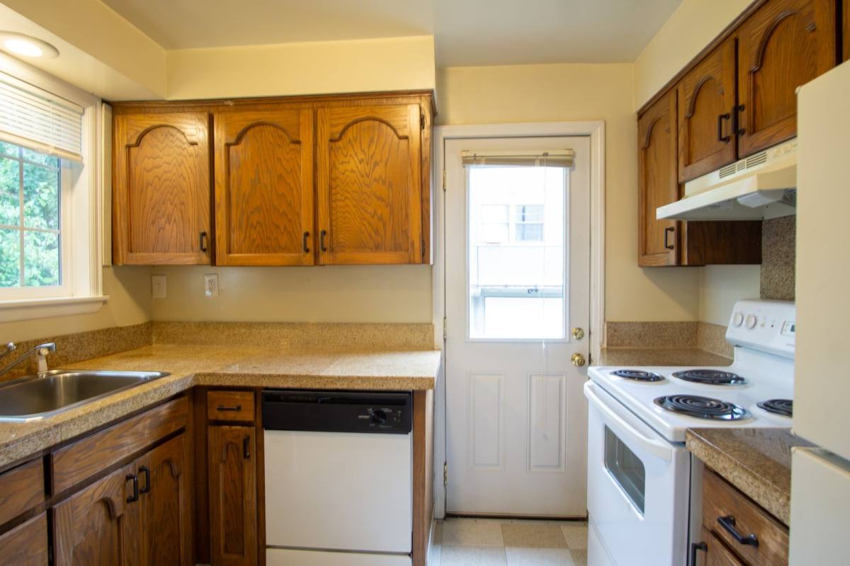 Apartment for rent at 2010 SE Sherman St, Portland, OR 97214