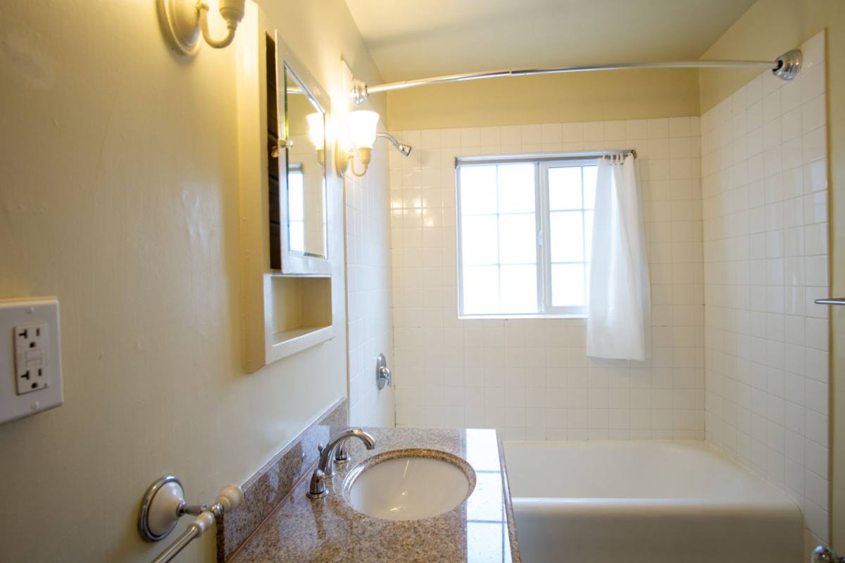 Apartment for rent at 2010 SE Sherman St, Portland, OR 97214
