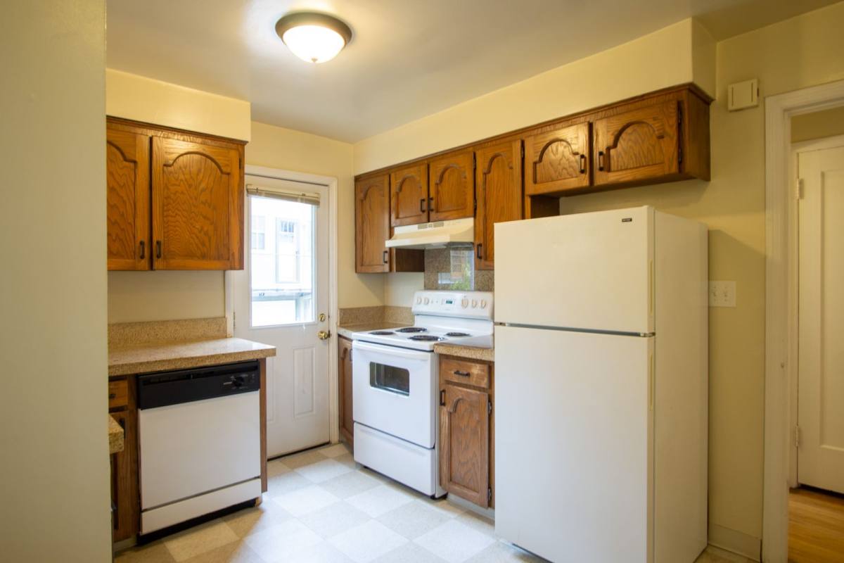 Apartment for rent at 2010 SE Sherman St, Portland, OR 97214