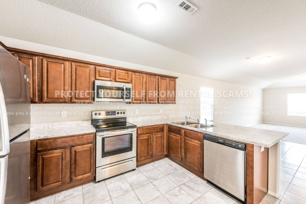 House for rent at 5079 W Claxton Circle, Fayetteville, AR 72704