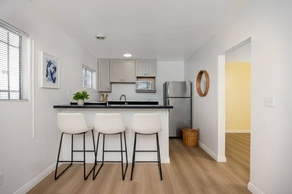 Apartment for rent at 3620 S Budlong Ave, Los Angeles, CA 90007
