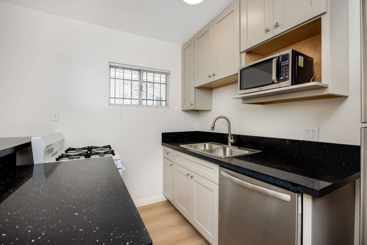 Apartment for rent at 3620 S Budlong Ave, Los Angeles, CA 90007