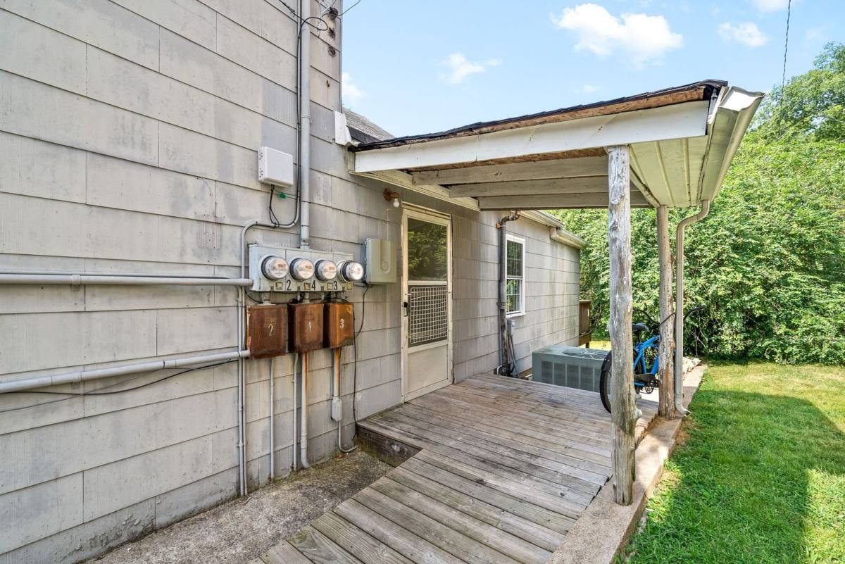 Apartment for rent at 416 S Second St, Clarksville, TN 37040