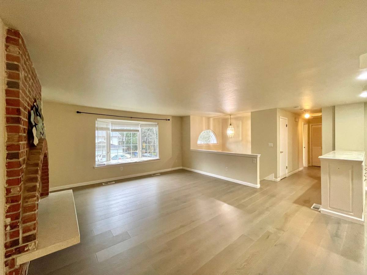 House for rent at 3023 NE 192nd St, Seattle, WA 98155
