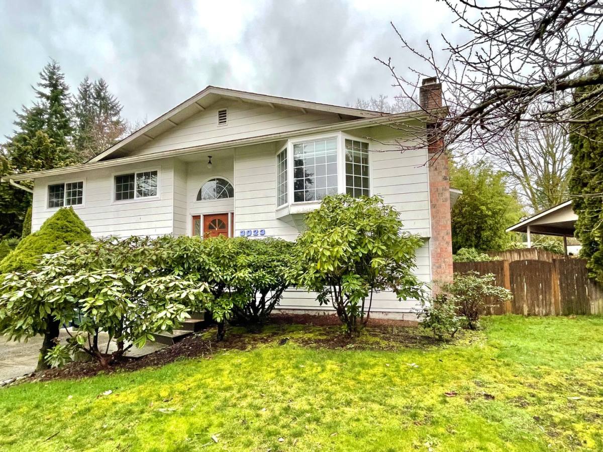 House for rent at 3023 NE 192nd St, Seattle, WA 98155