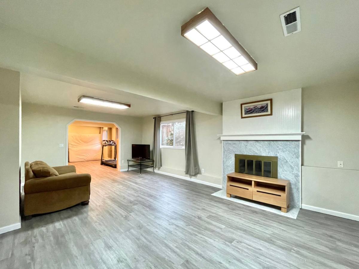 House for rent at 3023 NE 192nd St, Seattle, WA 98155
