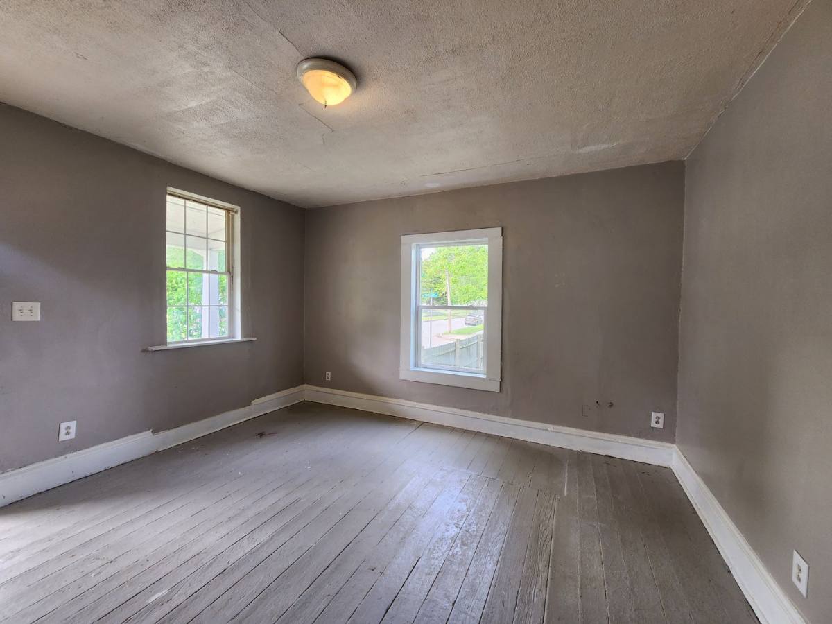 Apartment for rent at 517 N 14 St, Terre Haute, IN 47807