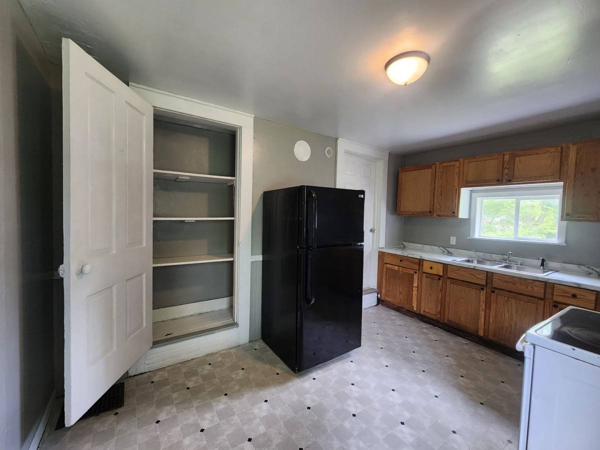 Apartment for rent at 517 N 14 St, Terre Haute, IN 47807