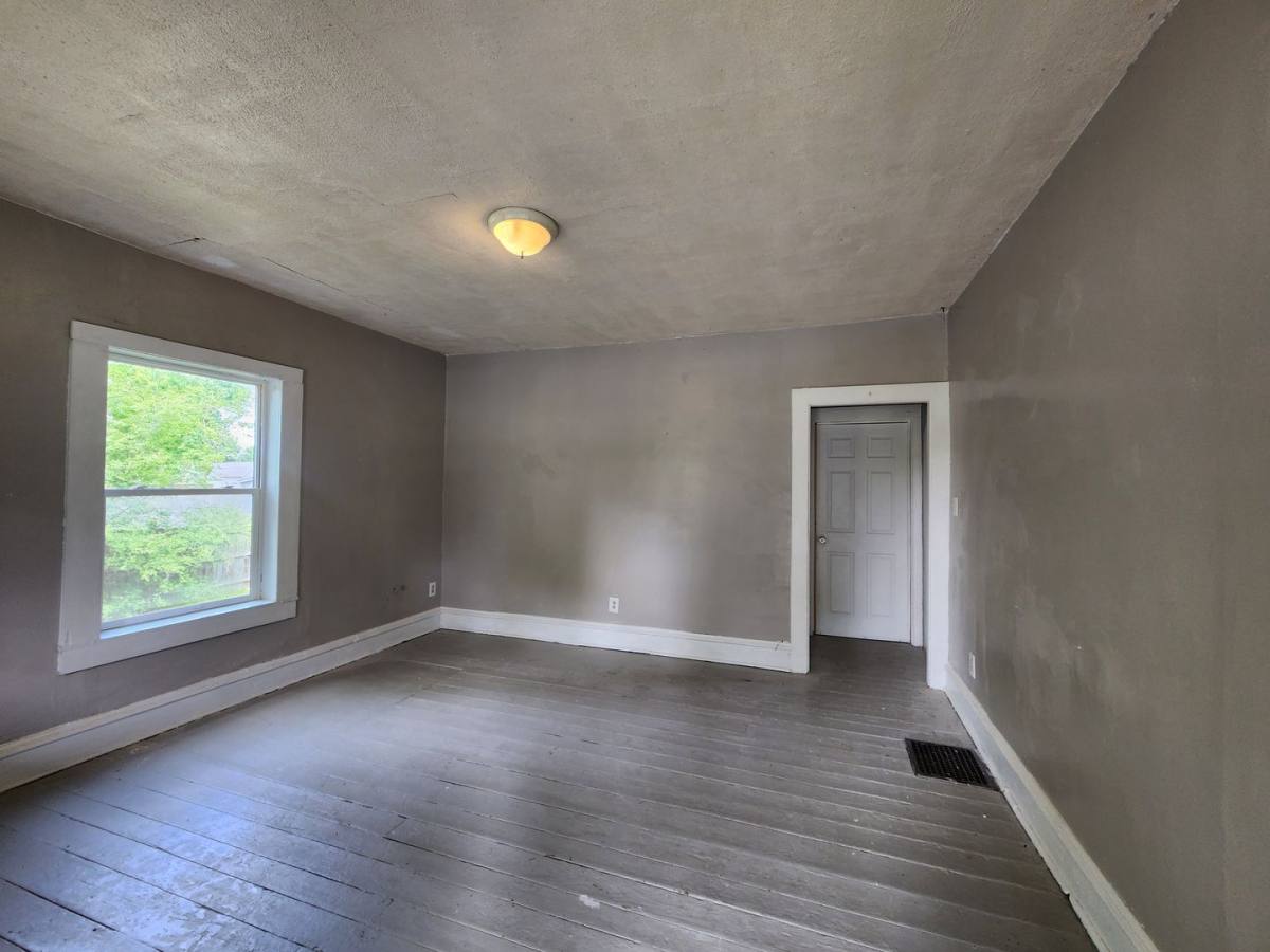 Apartment for rent at 517 N 14 St, Terre Haute, IN 47807