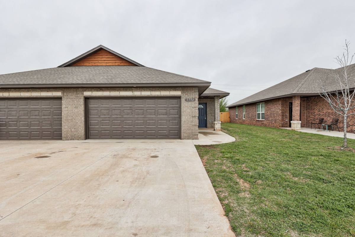 Townhouse for rent at 1752 Eighty Niner Terrace, El Reno, OK 73036