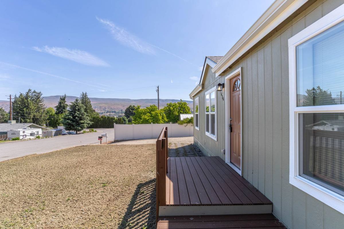 House for rent at 2474 Lemaister Ave, Wenatchee, WA 98801
