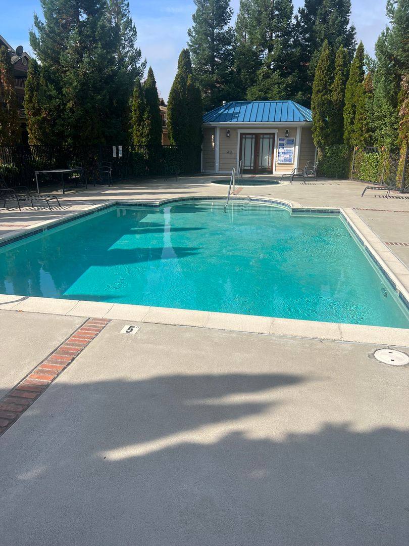 Townhouse for rent at 1201 Scolaire Dr, Grants Pass, OR 97526