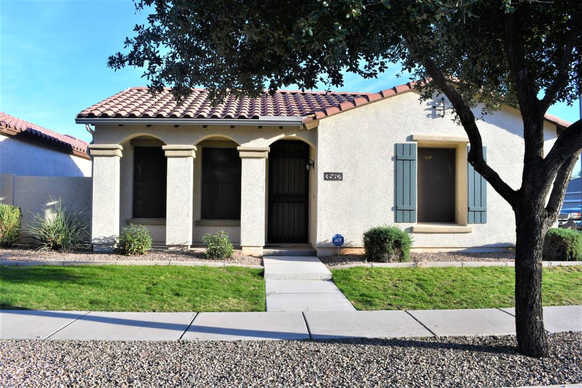 House for rent at 3562 S Wren Dr, Gilbert, AZ 85297