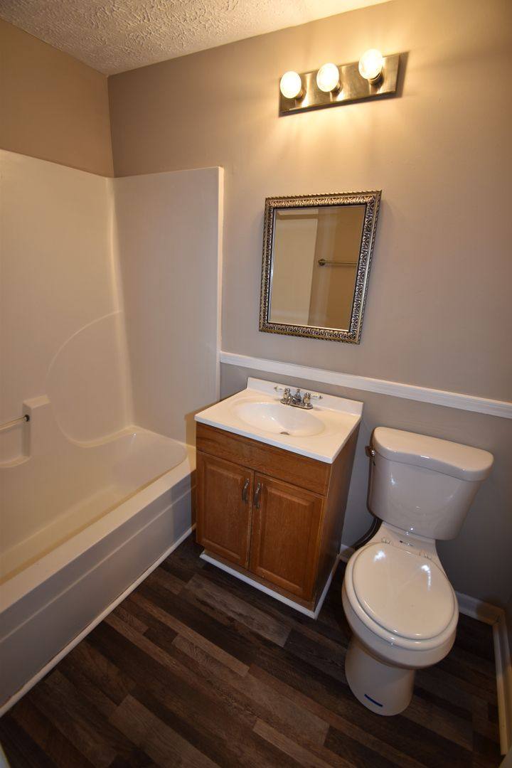 Apartment for rent at 2976 Lake Rd, Woodlawn, TN 37191