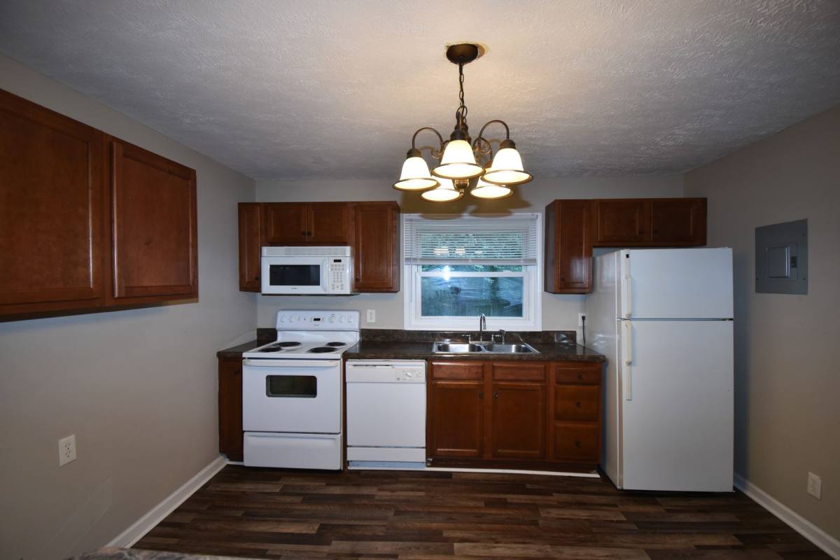 Apartment for rent at 2976 Lake Rd, Woodlawn, TN 37191