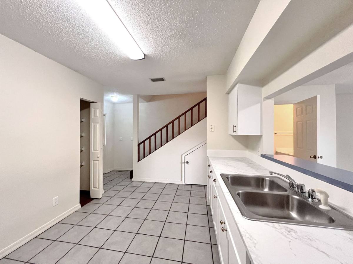 Townhouse for rent at 2312 Isle Royale Court SE, Winter Haven, FL 33880