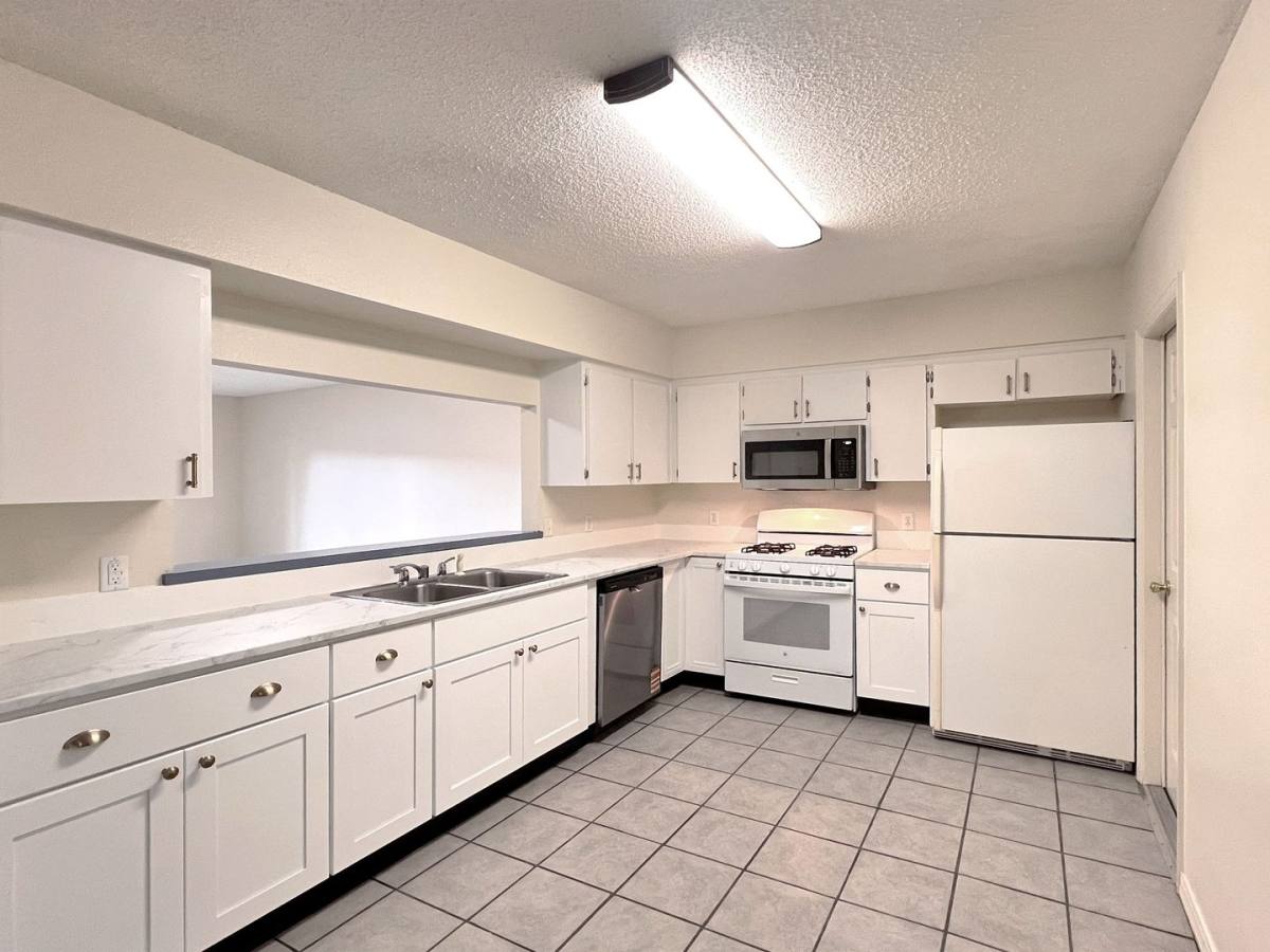 Townhouse for rent at 2312 Isle Royale Court SE, Winter Haven, FL 33880